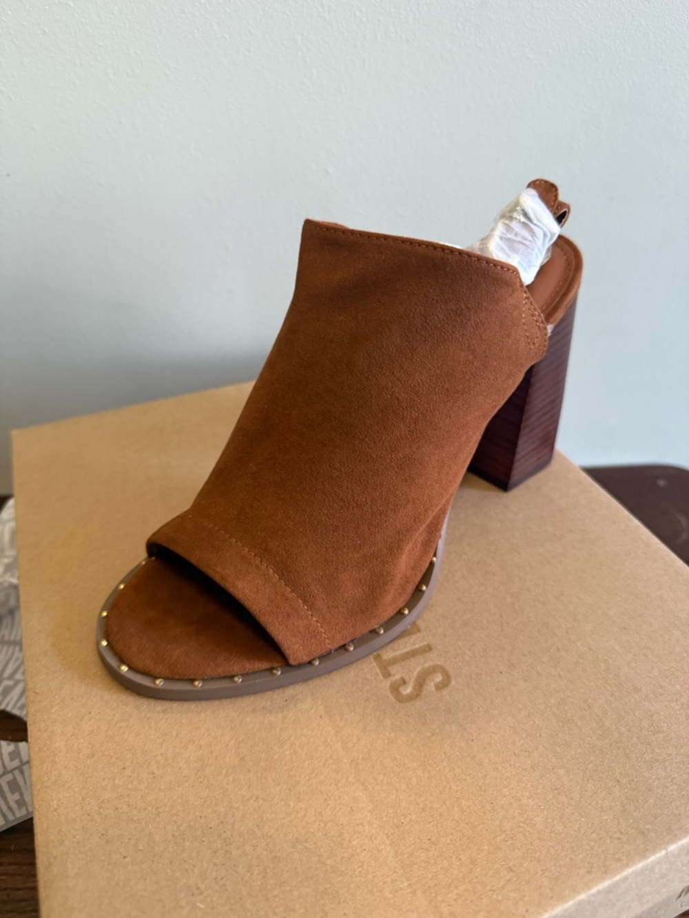 Steve Madden Interrupt brown suede peep toe heel studded NEW - Picture 4 of 8